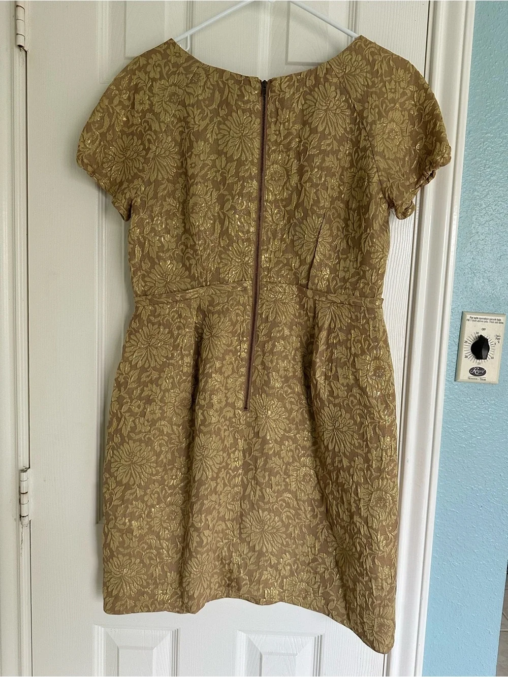 J Crew S 10 Gold Brocade Floral Dress Cocktail Formal cap Sleeve Silk Scoop Neck